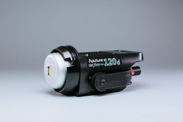 SET Aputure LightStorm120D + softbox - Image 2